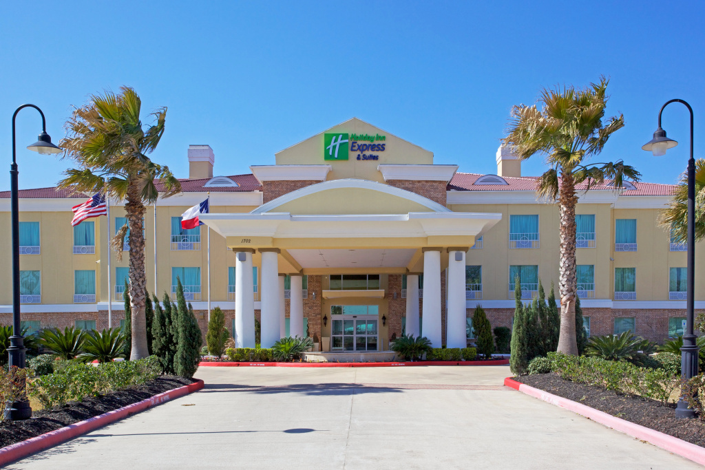 photo 1 of Holiday Inn Express Hotel & Suites Pearland by IHG