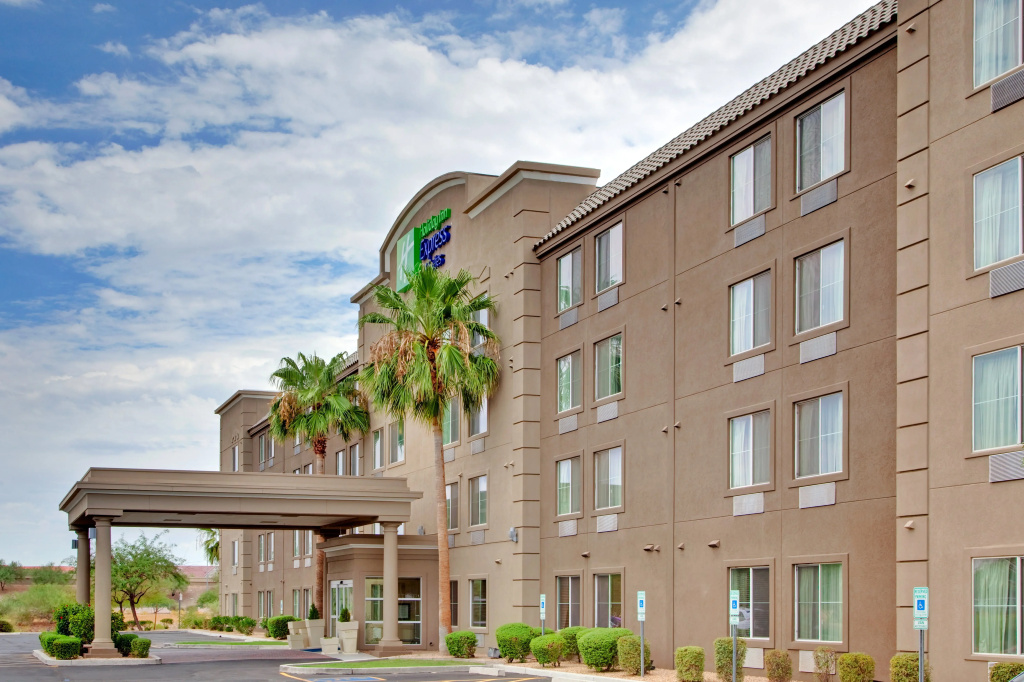 photo 1 of Holiday Inn Express Hotel & Suites PEORIA NORTH - GLENDALE by IHG