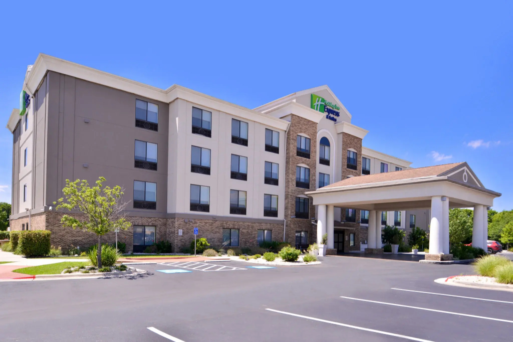 photo 1 of Holiday Inn Express & Suites Selma by IHG