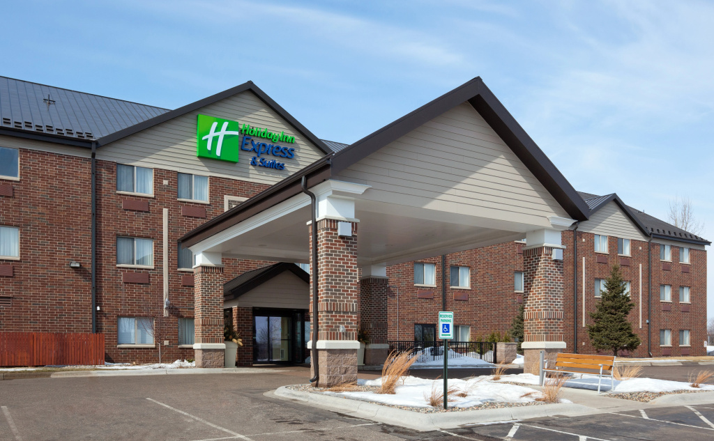 photo 1 of Holiday Inn Express Hotel & Suites St. Paul-Woodbury by IHG
