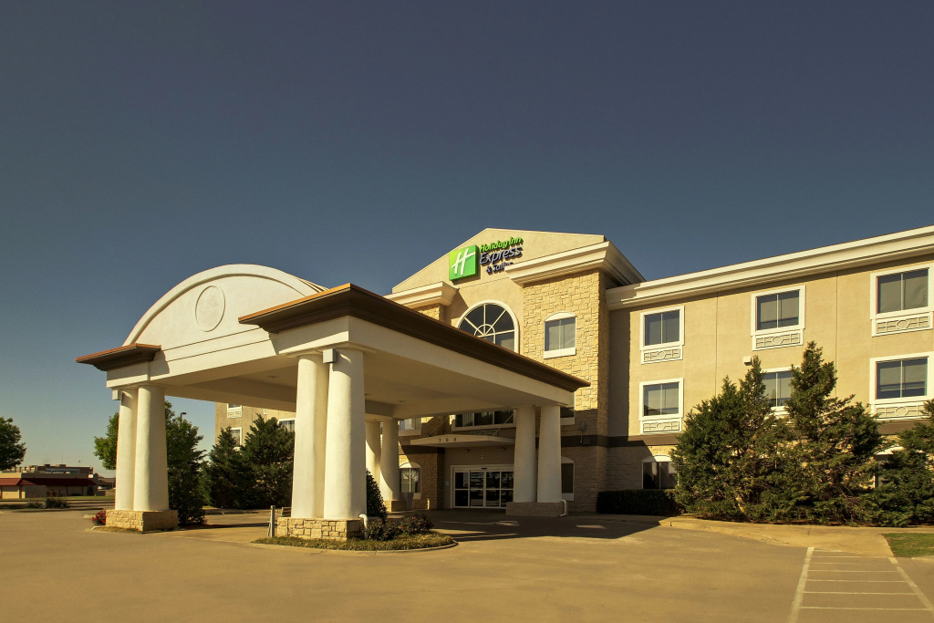 photo 1 of Holiday Inn Express Hotel & Suites Vernon College Area by IHG