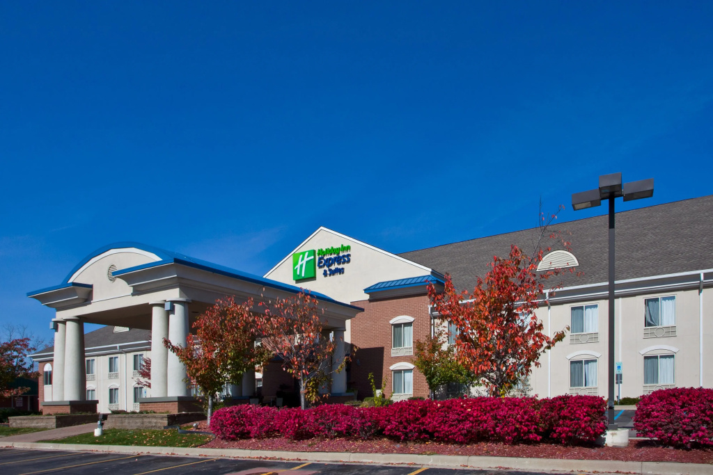 photo 1 of Holiday Inn Express Hotel & Suites Waterford by IHG