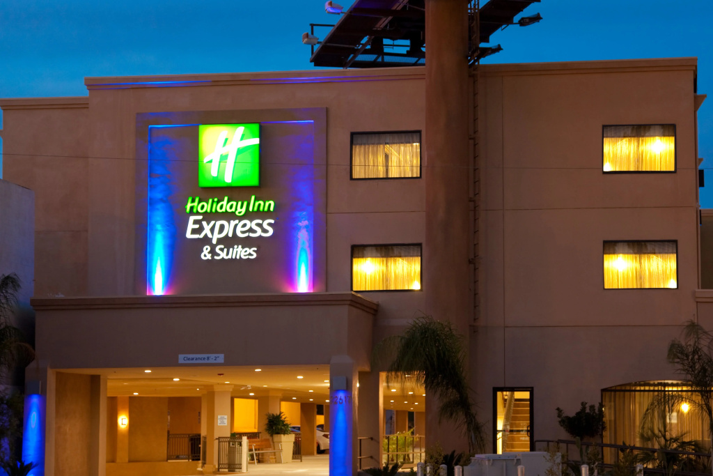 photo 1 of Holiday Inn Express & Suites Woodland Hills by IHG