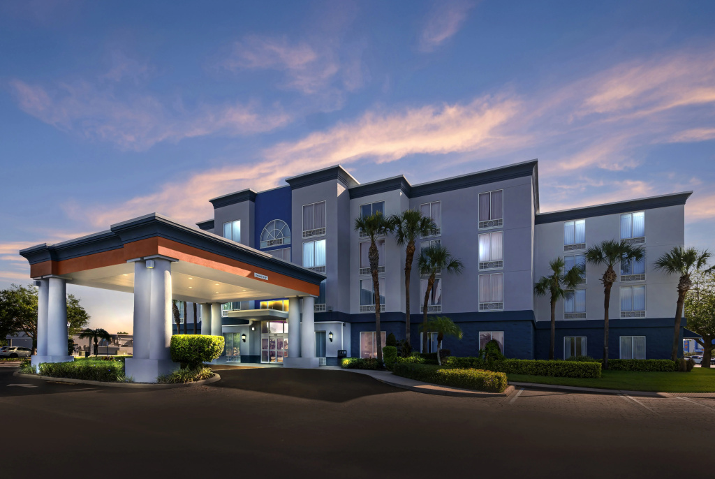 photo 1 of Holiday Inn Express Hotel and Suites Arcadia by IHG
