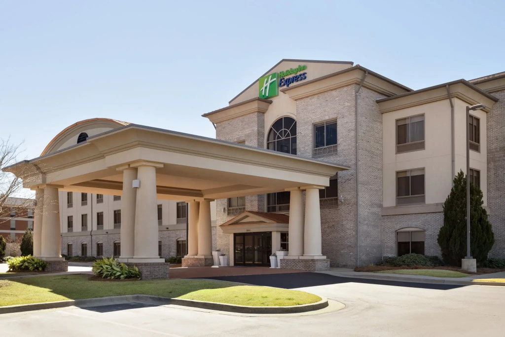photo 1 of Holiday Inn Express Hotel and Suites of Opelika/Auburn by IHG