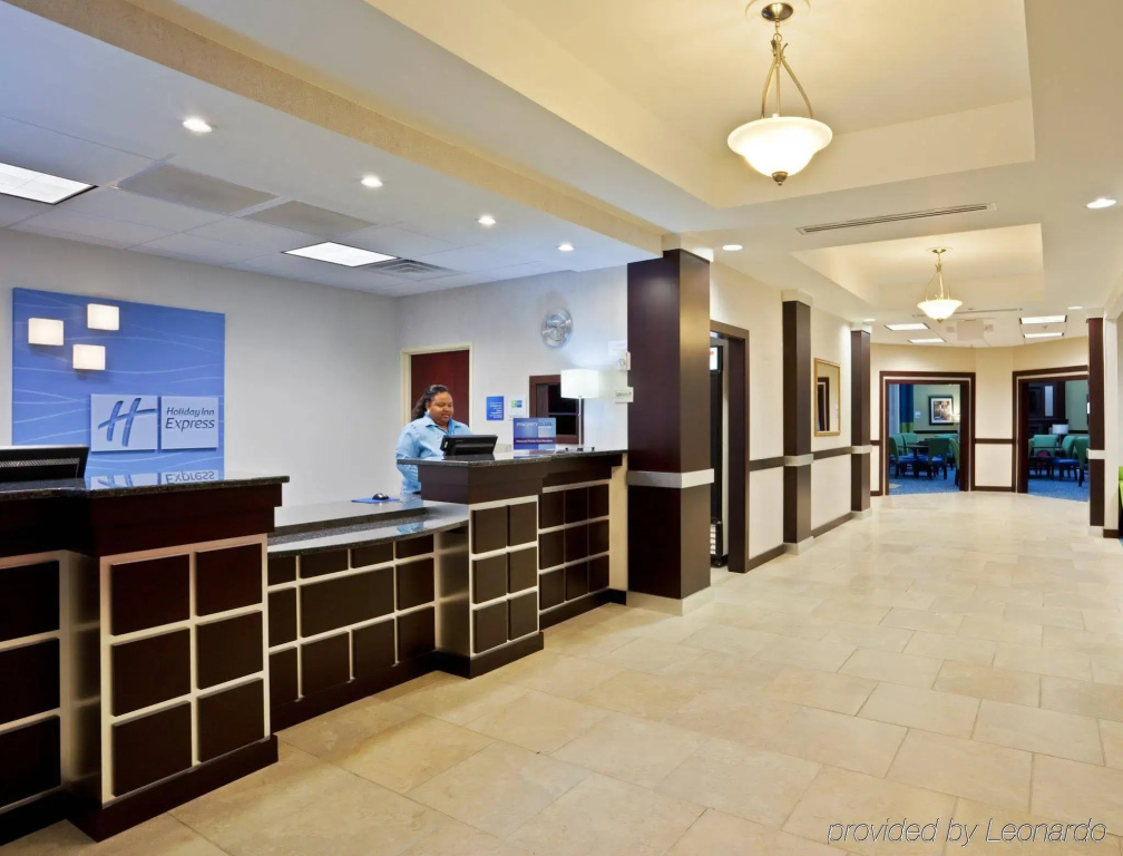 photo 1 of Holiday Inn Express Hotel and Suites Akron South-Airport Area