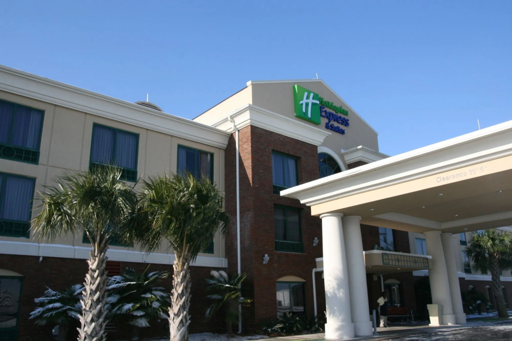 photo 1 of Holiday Inn Express Hotel & Suites Florence I-95 & I-20 Civic Ctr