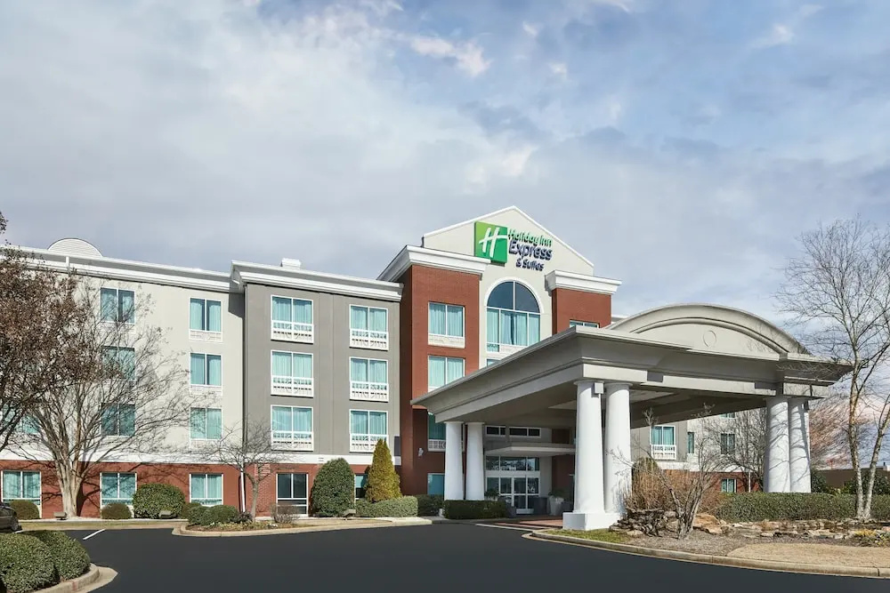 photo 1 of Holiday Inn Express & Suites I-26 & US 29 at Westgate Mall