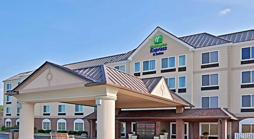 photo 1 of Holiday Inn Express and Suites Newark - Heath