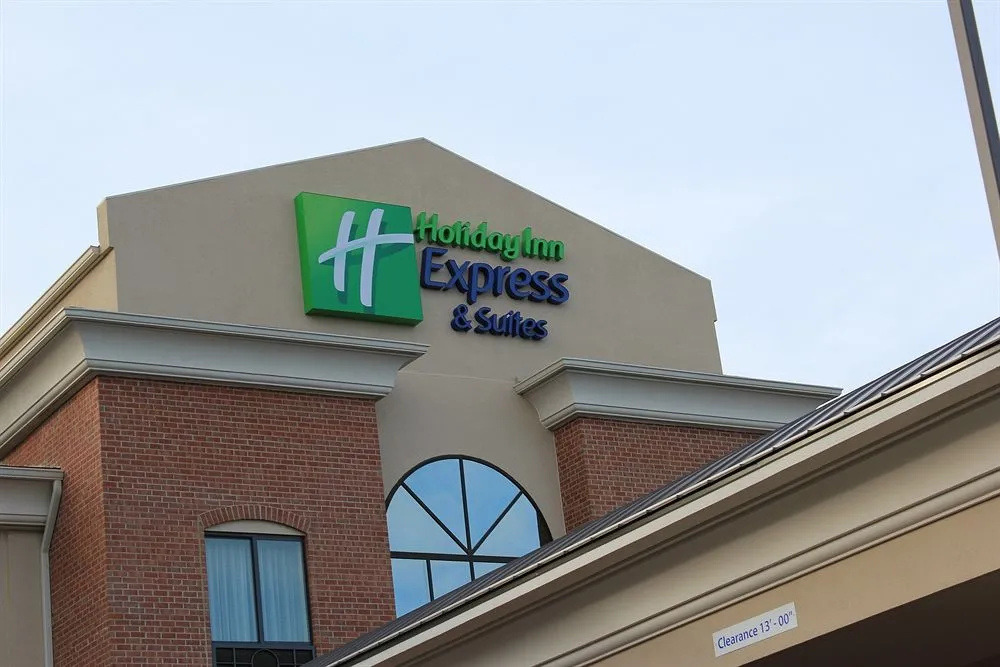 photo 1 of Holiday Inn Express & Suites Niles