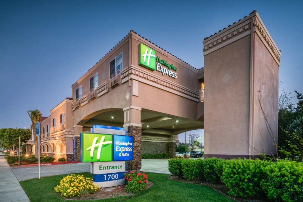 photo 1 of Holiday Inn Express & Suites Santa Clara by IHG