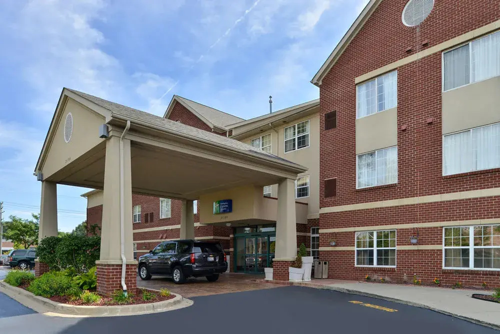 photo 1 of Holiday Inn Express Hotel & Suites Southfield Detroit