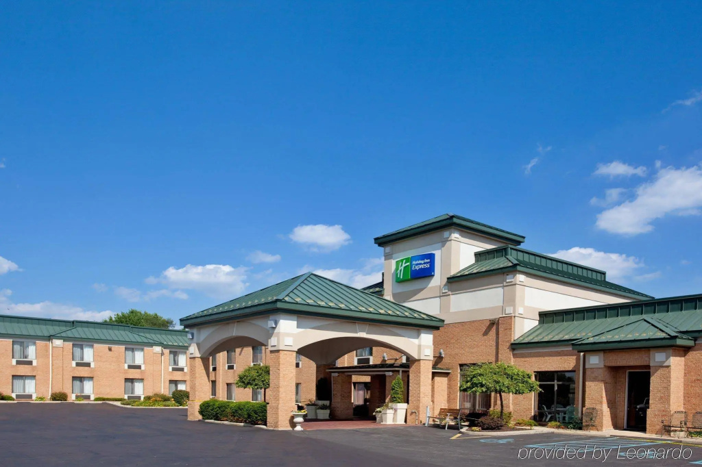 photo 1 of Holiday Inn Express Huntington