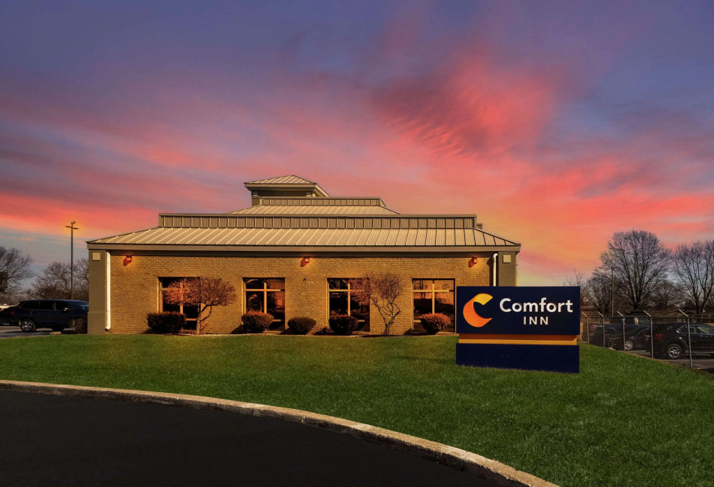 photo 1 of Comfort Inn Huntington Near University