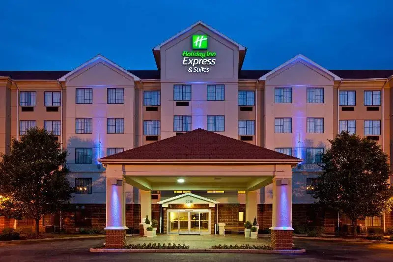 photo 1 of Holiday Inn Express Indianapolis - East
