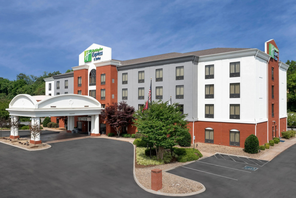 photo 1 of Holiday Inn Express & Suites Knoxville-Clinton by IHG