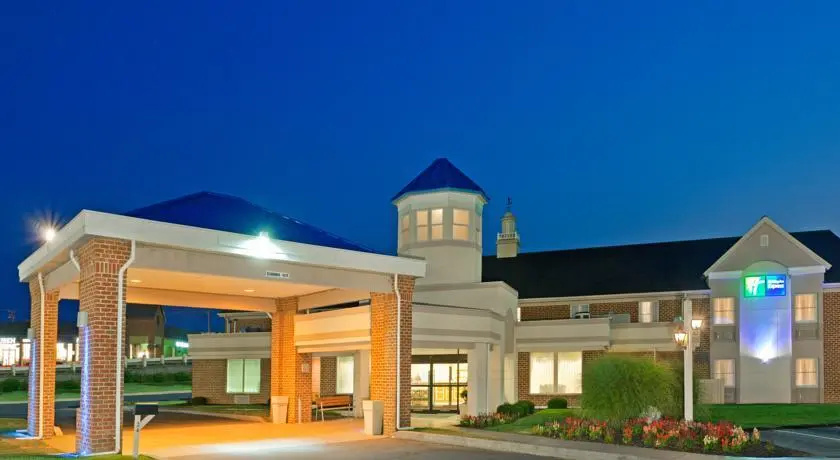 photo 1 of Holiday Inn Express Lancaster-Rockvale Outlets