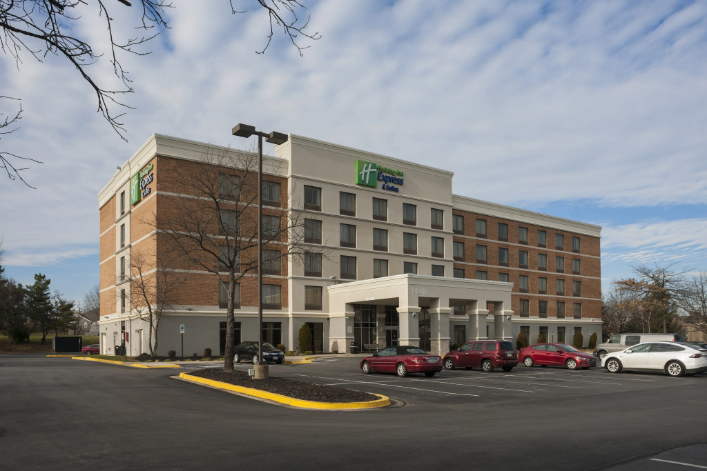 photo 1 of Holiday Inn Express Hotel and Suites Laurel by IHG