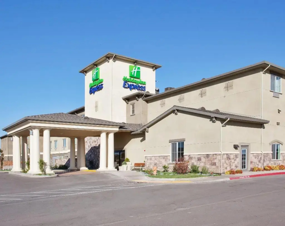 photo 1 of Holiday Inn Express Lodi