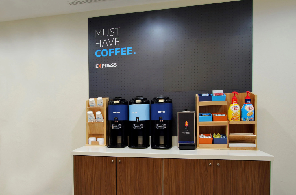 photo 1 of Holiday Inn Exp Chelsea