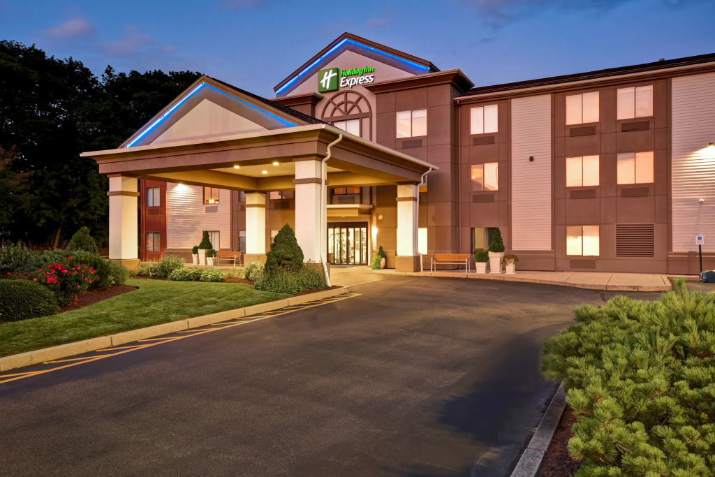 photo 1 of Holiday Inn Express Newport North - Middletown by IHG
