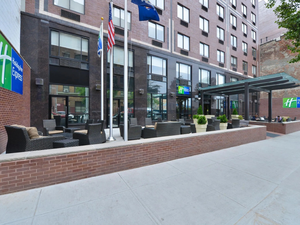 photo 1 of Holiday Inn Express New York - Manhattan West Side by IHG