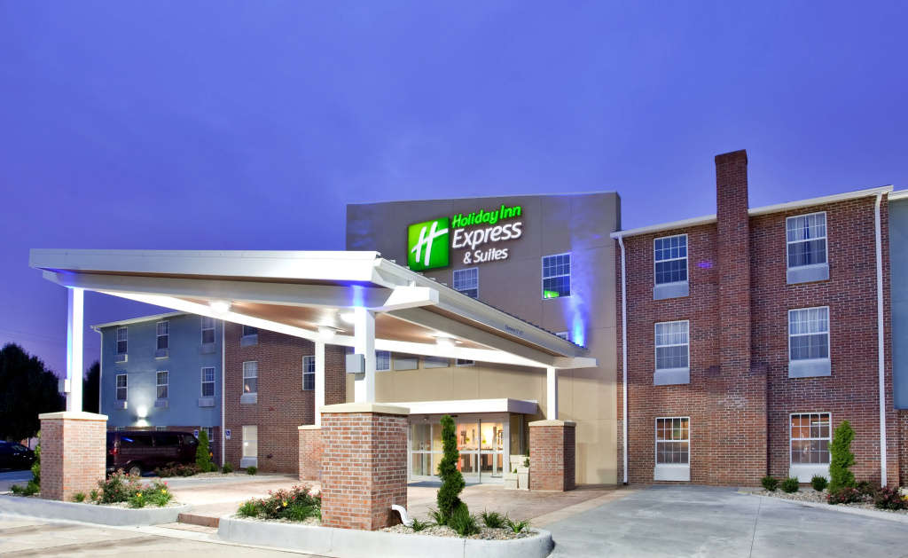 photo 1 of Holiday Inn Express & Suites North Kansas City by IHG