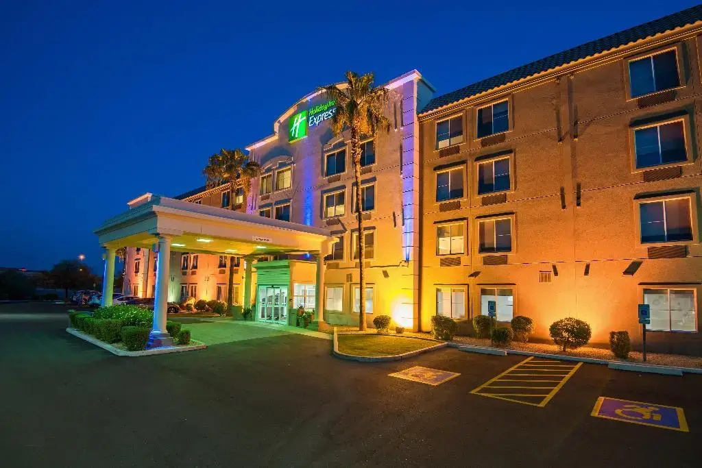 photo 1 of Holiday Inn Express Peoria North Glendale