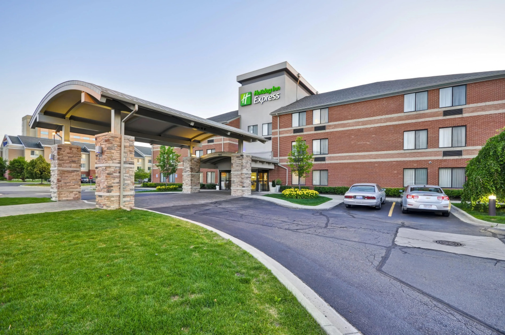 photo 1 of Holiday Inn Express Romulus / Detroit Airport by IHG
