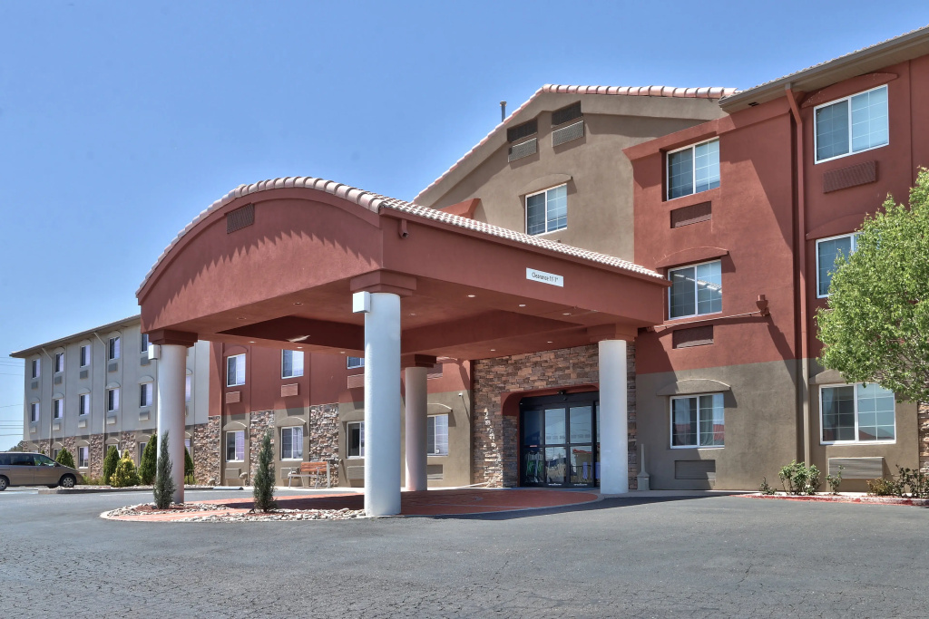 photo 1 of Holiday Inn Express SANTA ROSA by IHG