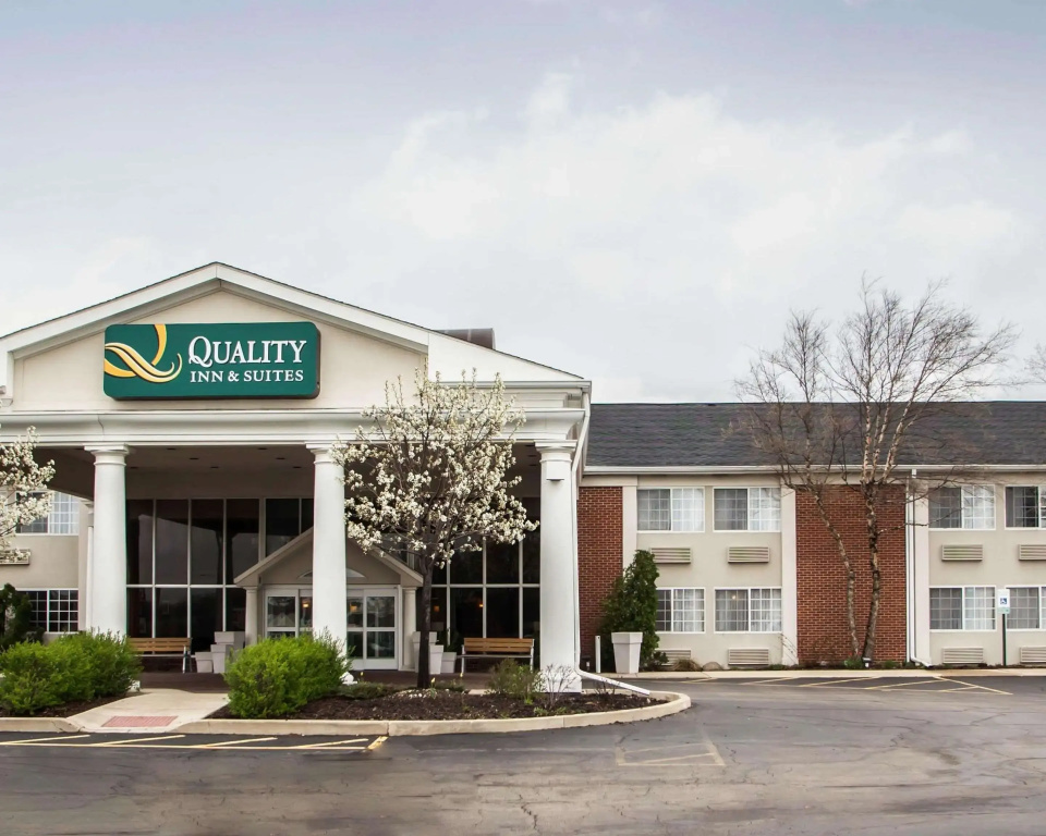 photo 1 of Quality Inn and Suites St Charles - West Chicago