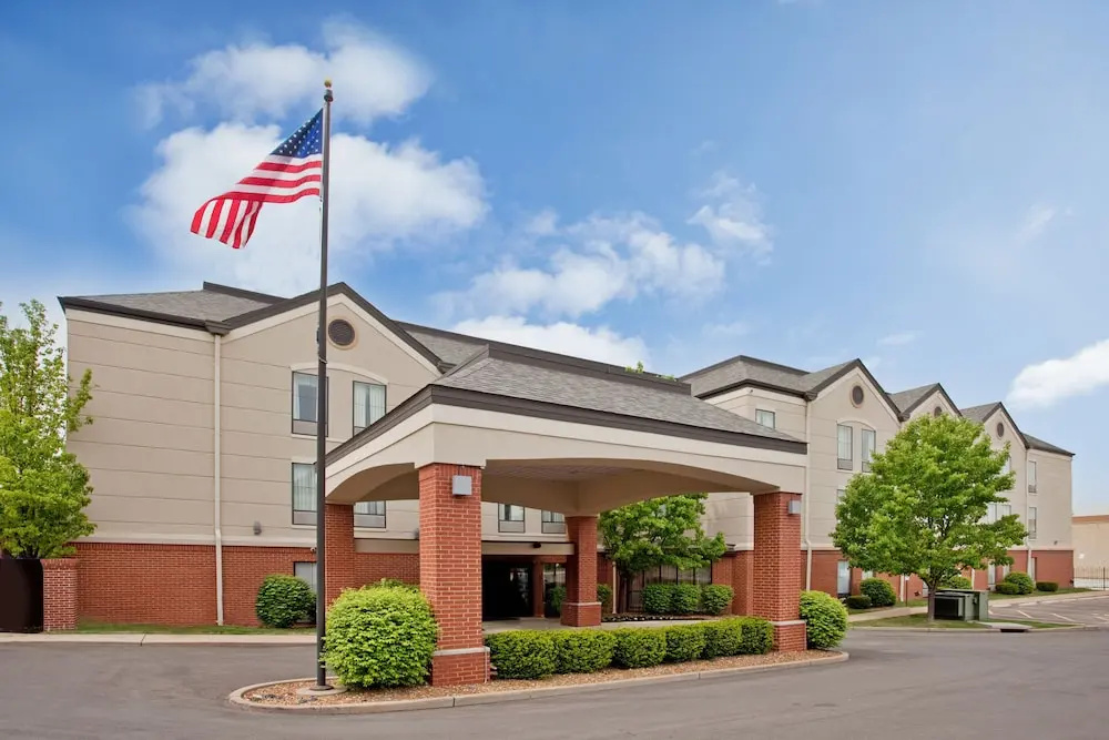 photo 1 of Holiday Inn Express Saint Louis
