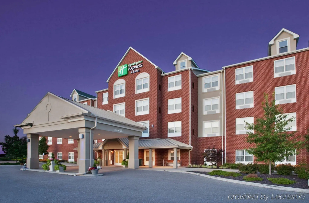 photo 1 of Holiday Inn Express St. Louis West - O'Fallon by IHG