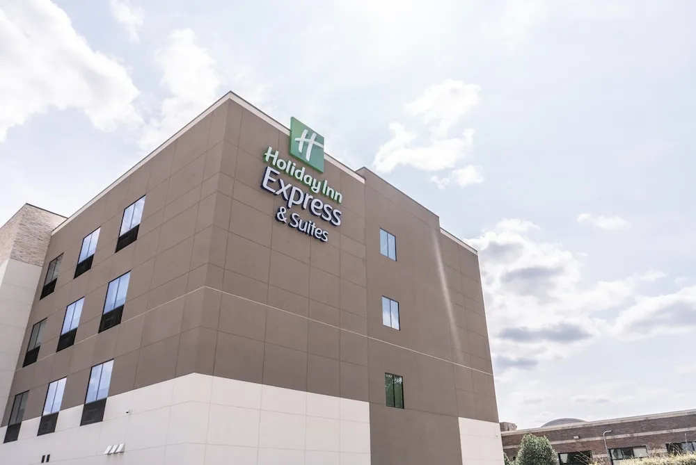 photo 1 of Holiday Inn Express and Suites Birmingham - Homewood, an IHG