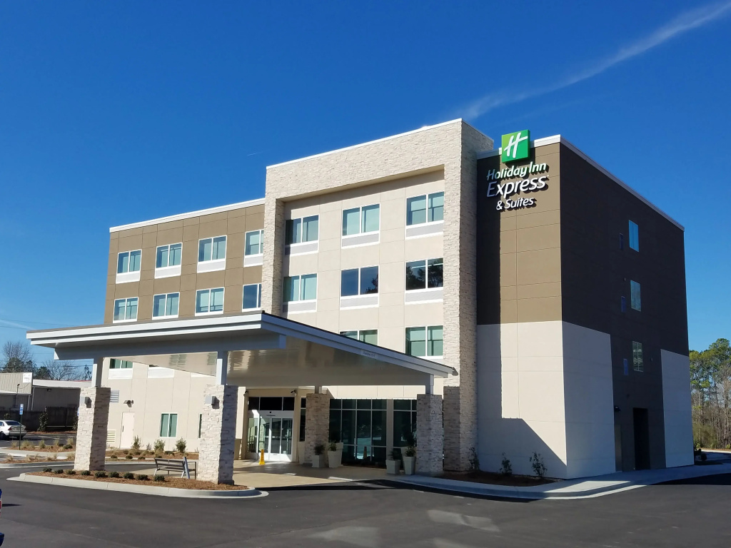 photo 1 of Holiday Inn Express & Suites Carrollton West by IHG