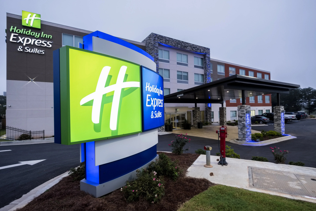 photo 1 of Holiday Inn Express & Suites Commerce by IHG