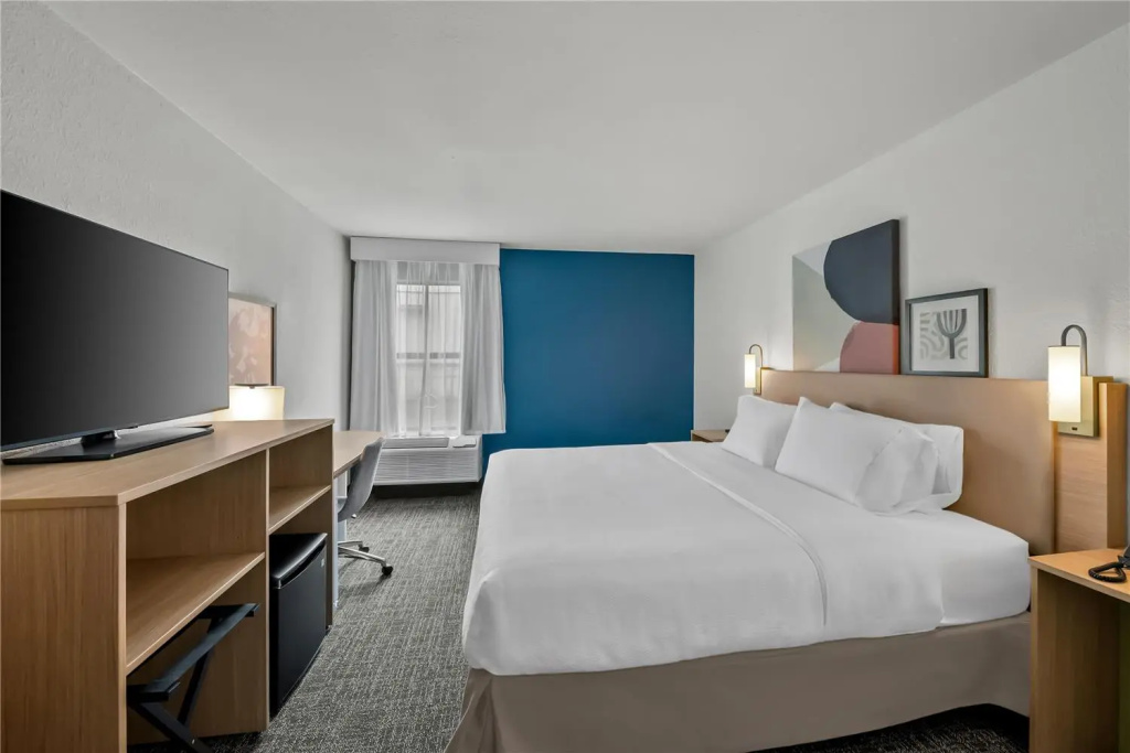photo 1 of Holiday Inn Express & Suites Fayetteville Nw-Spring Lake