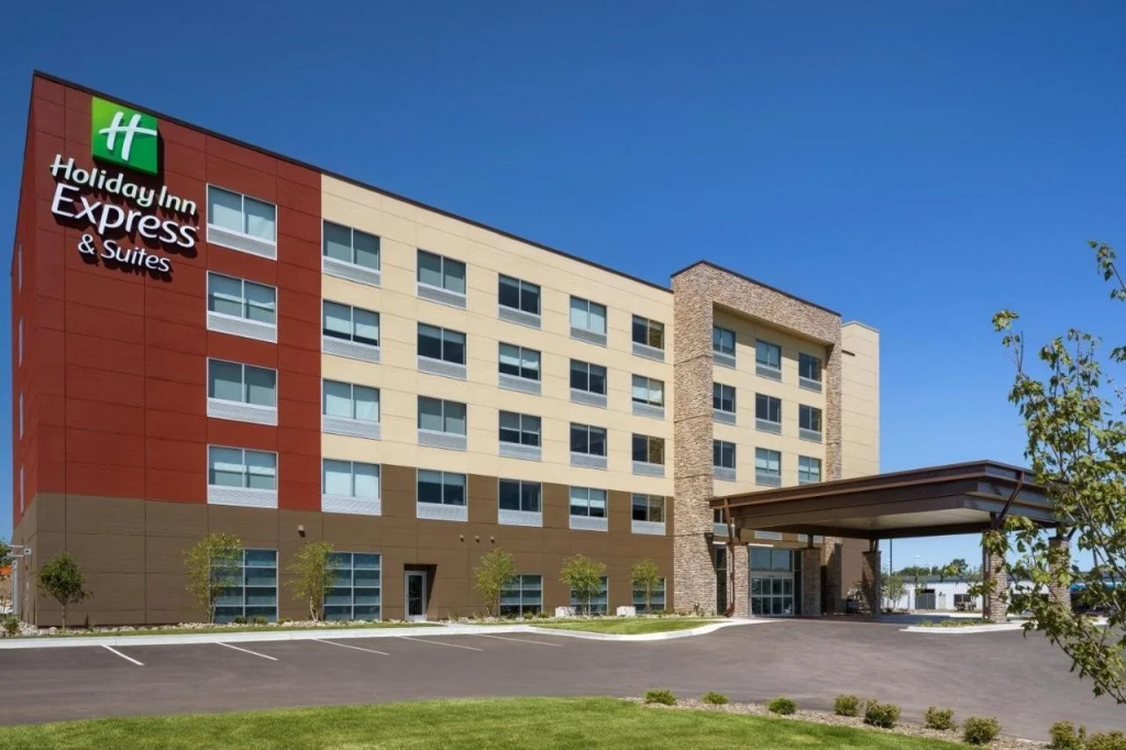 photo 1 of Holiday Inn Express & Suites Gaylord by IHG
