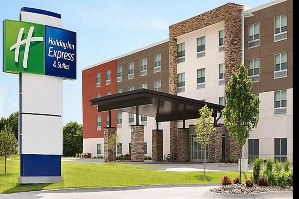 photo 1 of Holiday Inn Express & Suites Greenville - Taylors by IHG