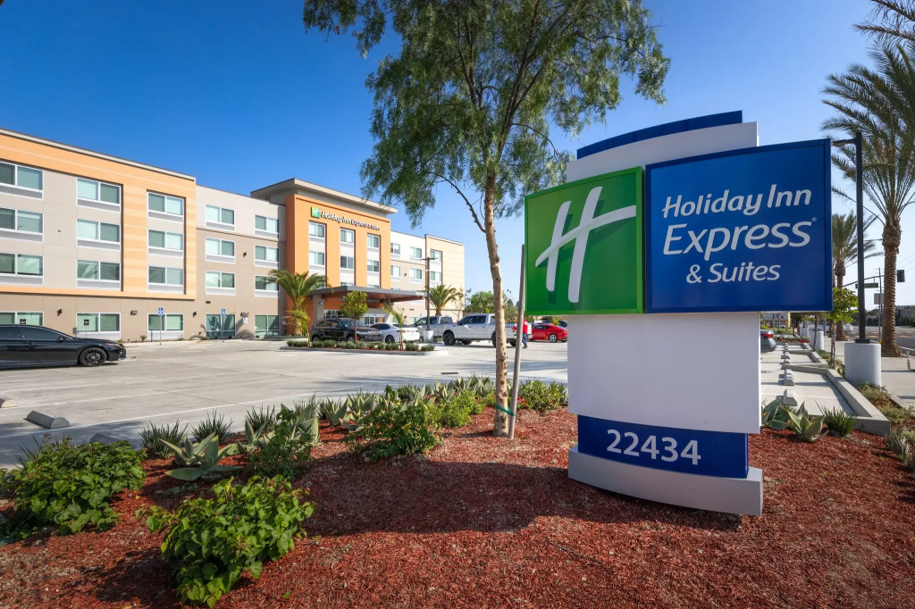 photo 1 of Holiday Inn Express & Suites Hawaiian Gardens by IHG