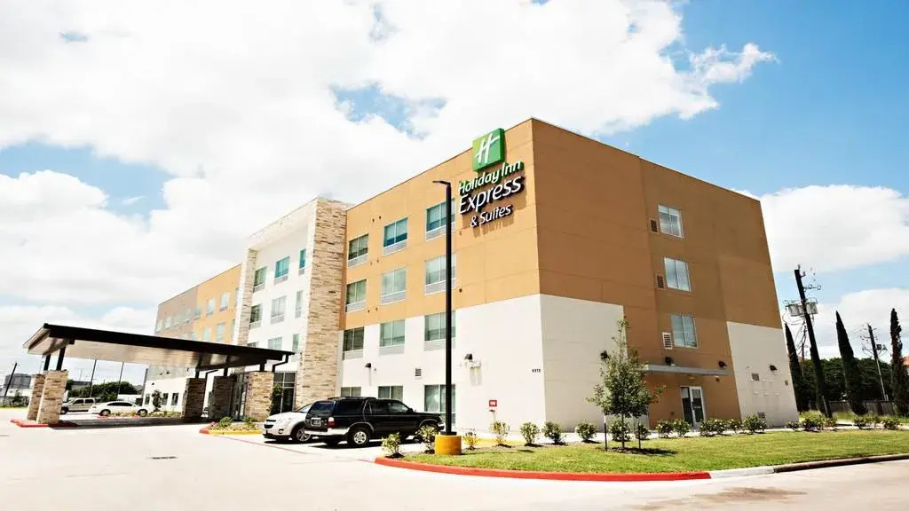 photo 1 of Holiday Inn Express & Suites Houston SW - Galleria Area by IHG