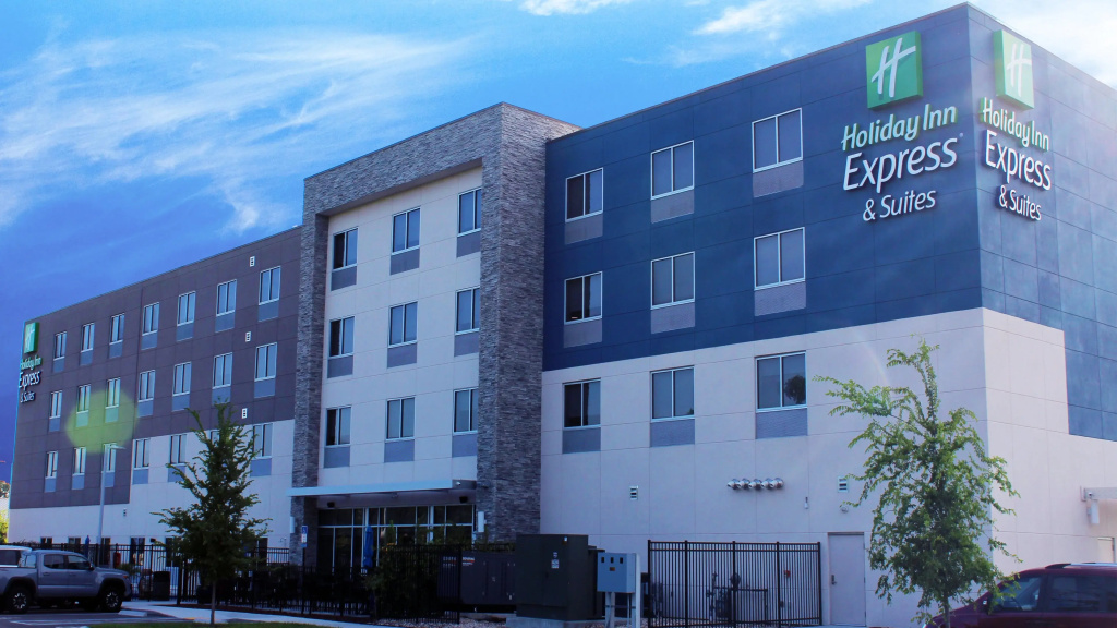 photo 1 of Holiday Inn Express & Suites Jacksonville W - I295 and I10 by IHG