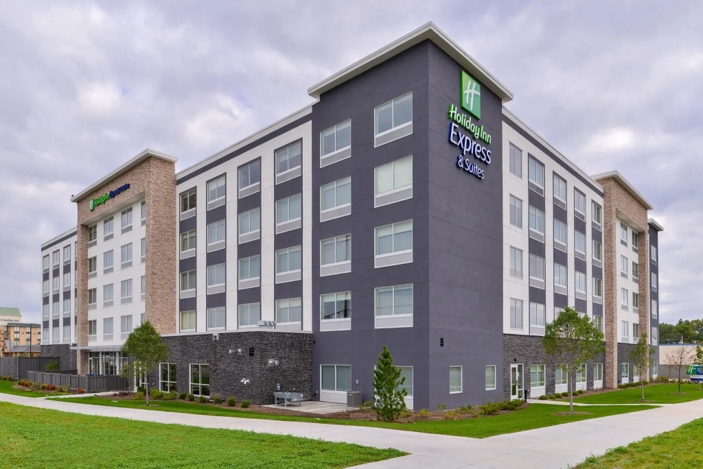 photo 1 of Holiday Inn Express & Suites Mall of America - MSP Airport by IHG