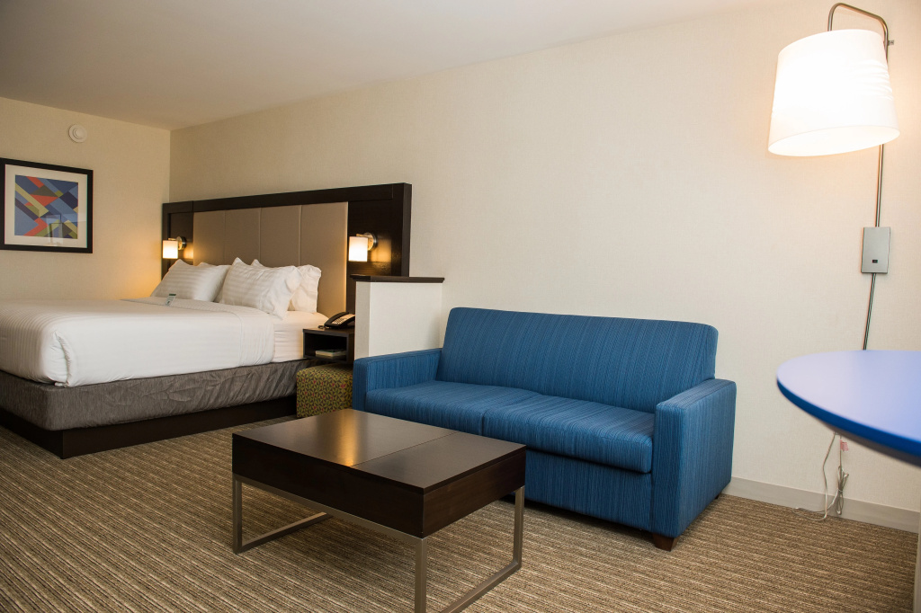 photo 1 of Holiday Inn Express & Suites Marietta