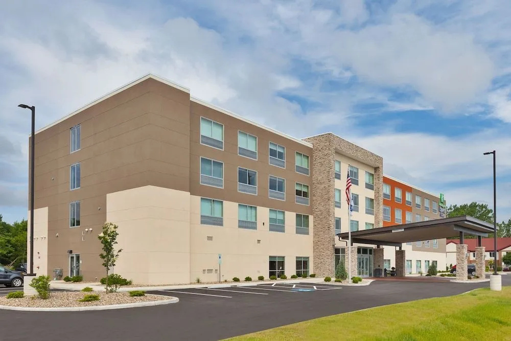 photo 1 of Holiday Inn Express & Suites Milan – Sandusky Area