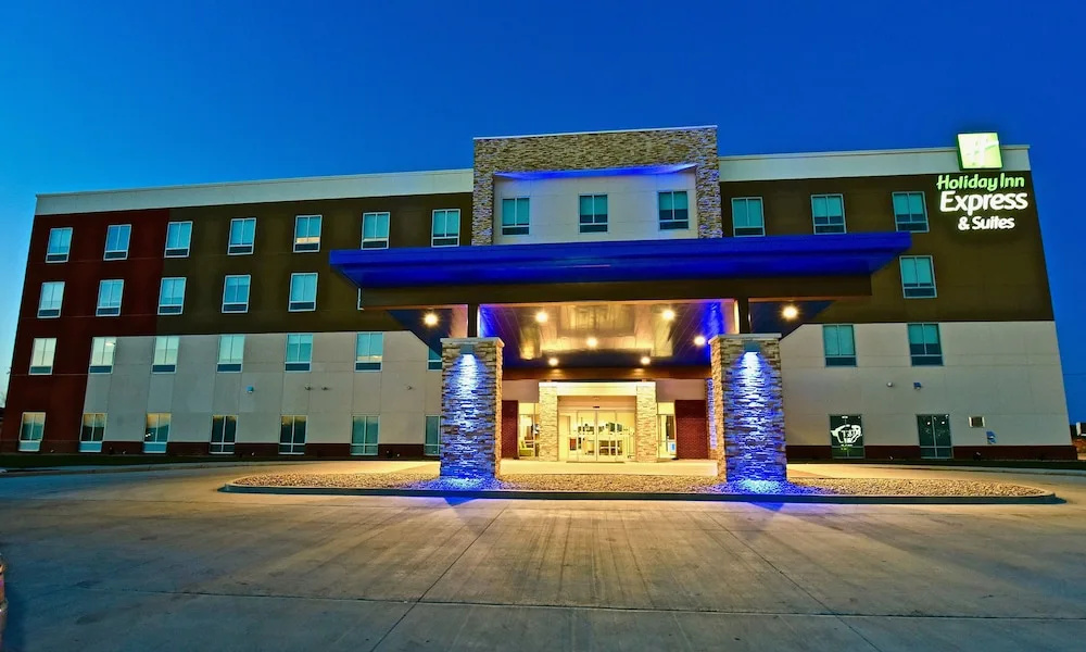 photo 1 of Holiday Inn Express & Suites Perryville, An Ihg Hotel