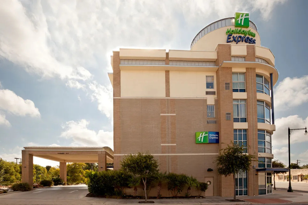 photo 1 of Holiday Inn Express Hotel & Suites San Antonio - Rivercenter Area