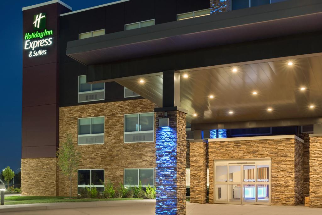photo 1 of Holiday Inn Express & Suites West Des Moines - Jordan Creek by IHG