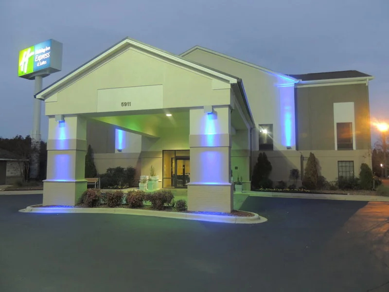 photo 1 of Holiday Inn Express Trussville