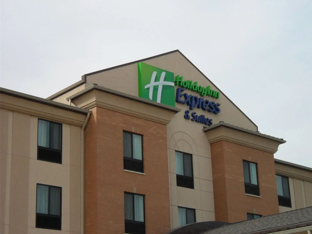 photo 1 of Holiday Inn Express Urbandale Des Moines